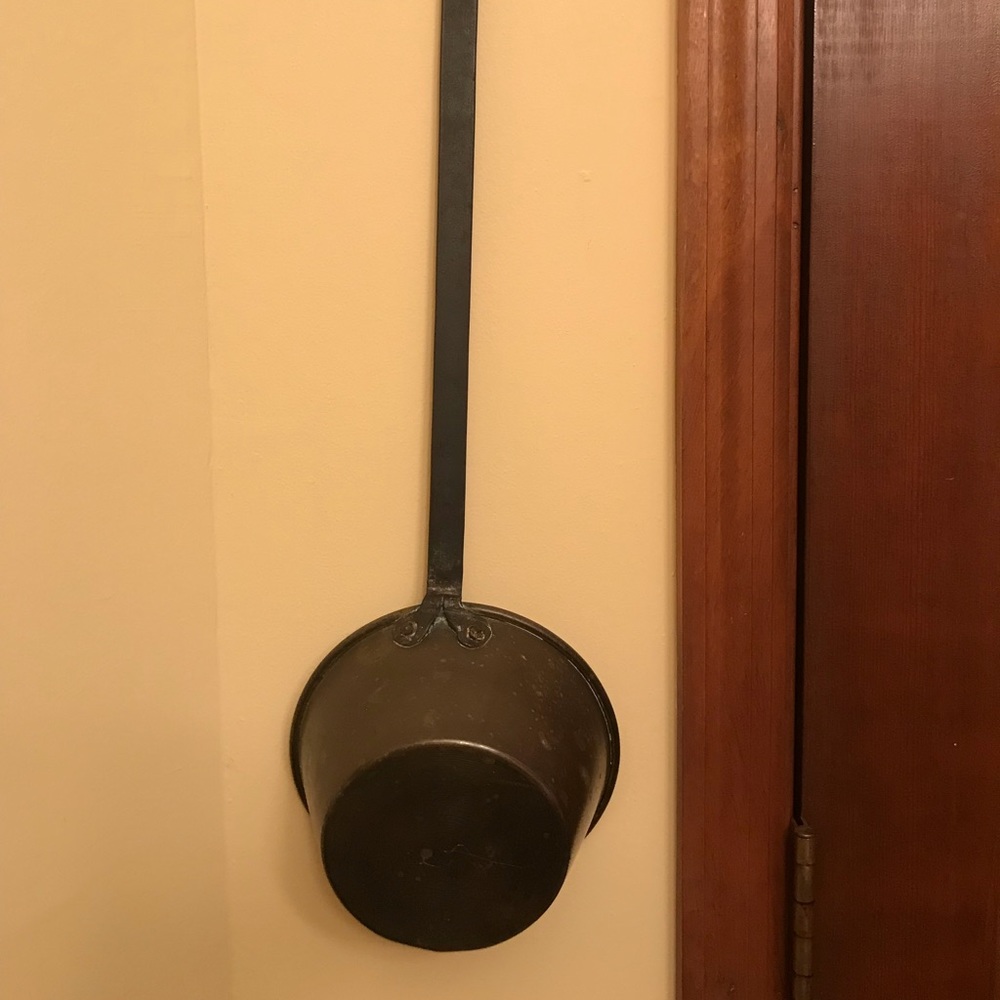 VINTAGE LATE 1800s BRASS AND IRON LADLE KITCHEN DECOR - Picture 3 of 16